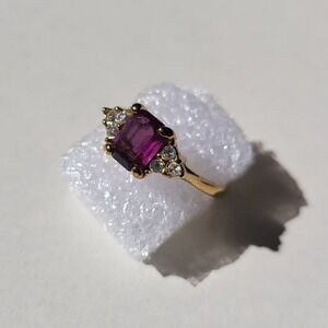 Vintage Emerald Cut Purple Stone Gold Tone Cocktail Ring Womens Size 7.5